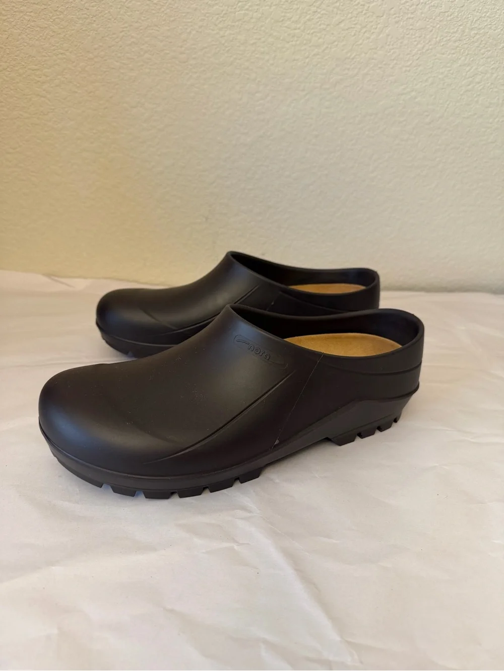 Nora Men’s Dark brown Slip-On gardening Clogs Sz 12 cork insole